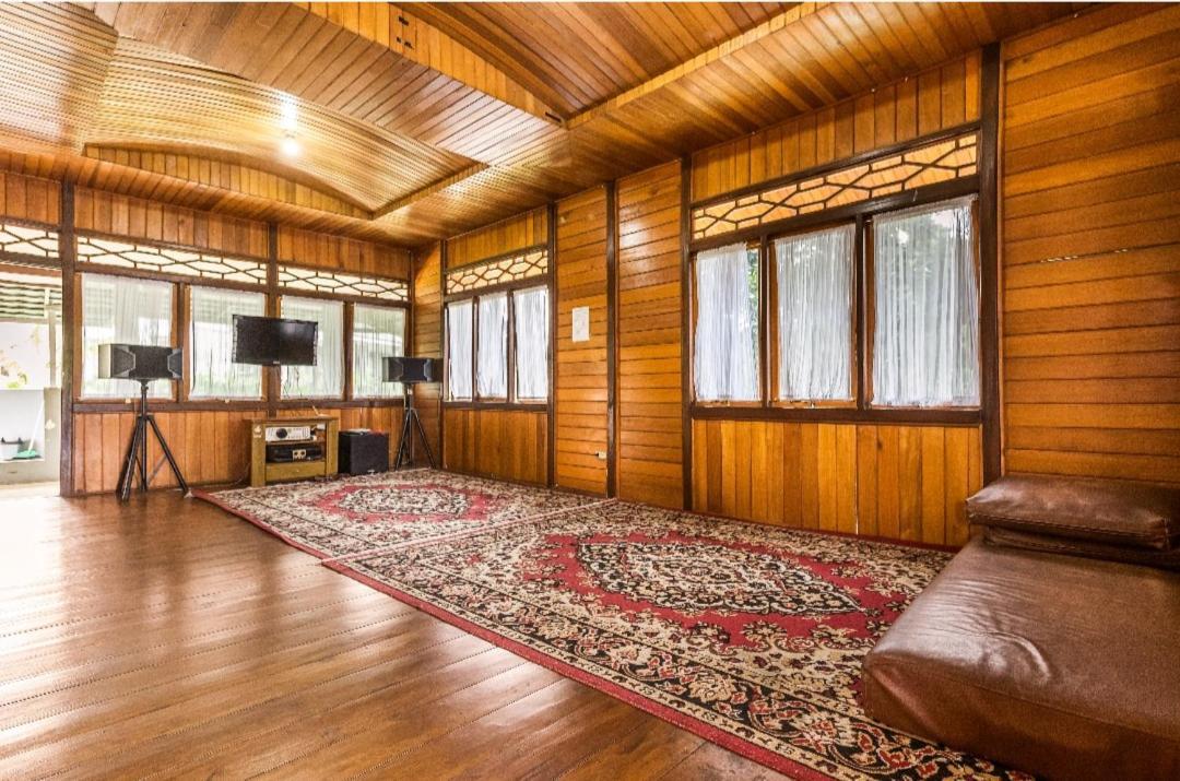 Villa Anjung Balak Кисаруа Екстериор снимка